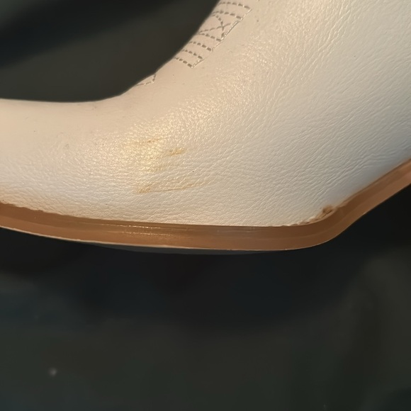 White Boots - Picture 2 of 5